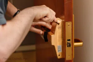Phoenix Lock Master Phoenix, AZ 602-687-4408 - house-locksmith-24-hr